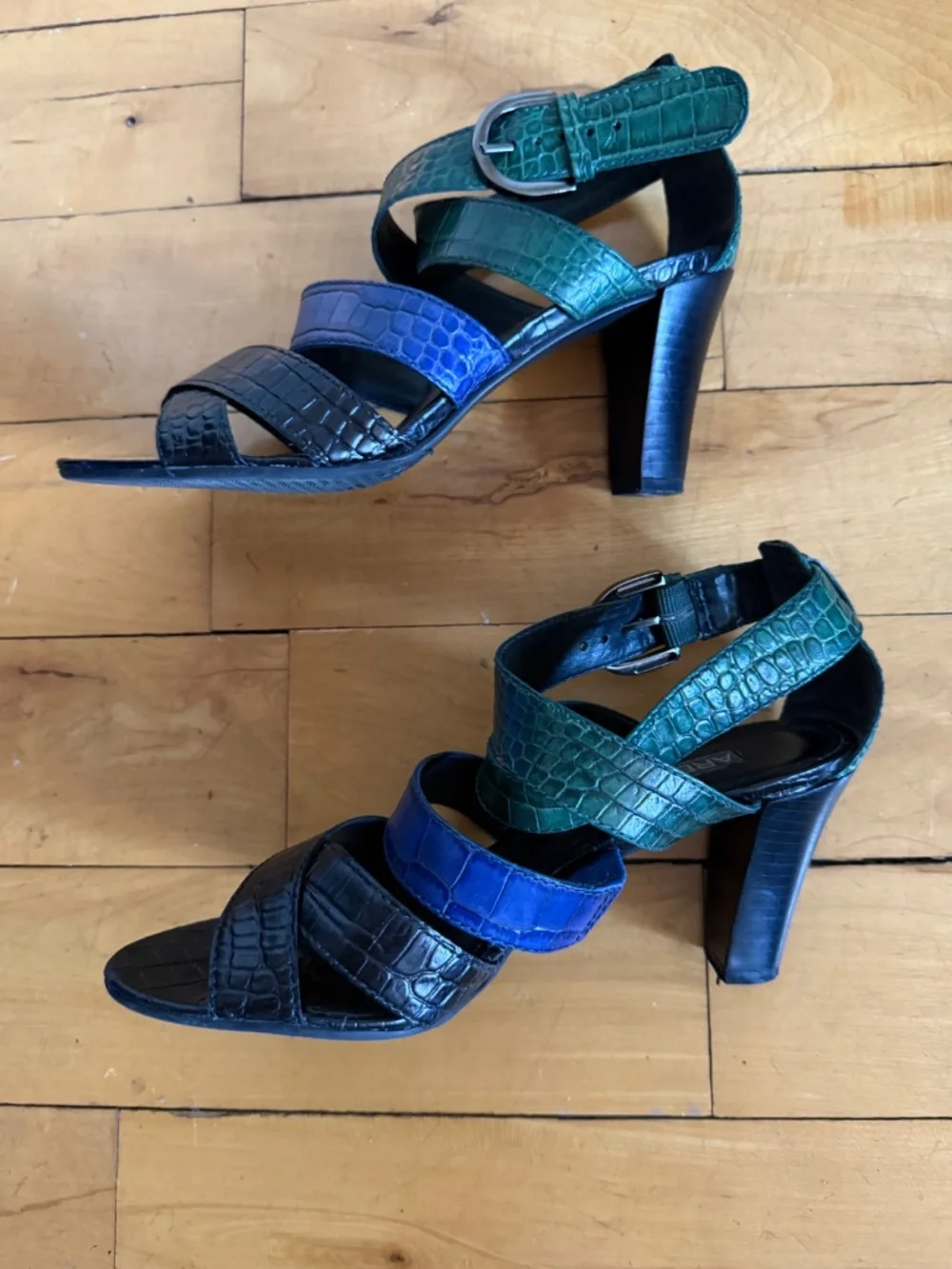Arezzo croc embossed
